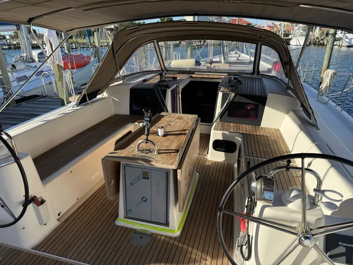 Telemachus Yacht Photos Pics 