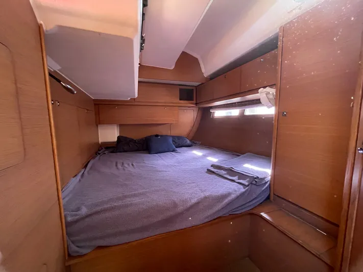 Telemachus Yacht Photos Pics 