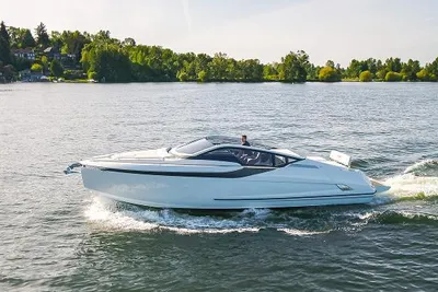 Fairline F//Line 33