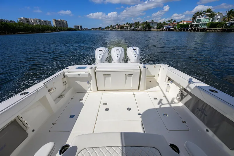 Reel Deal Yacht Photos Pics Pursuit 37 REEL DEAL - Cockpit & Engines
