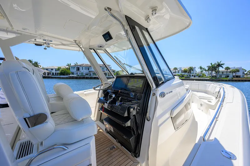 Reel Deal Yacht Photos Pics Pursuit 37 REEL DEAL - Starboard Side Helm Station