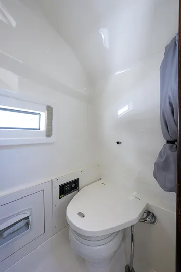 Reel Deal Yacht Photos Pics Pursuit 37 REEL DEAL - Head