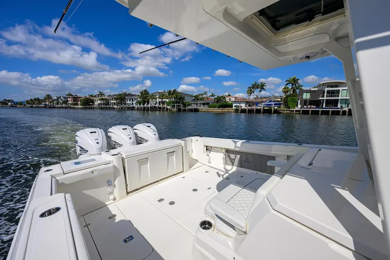 Reel Deal Yacht Photos Pics Pursuit 37 REEL DEAL - Cockpit & Engines