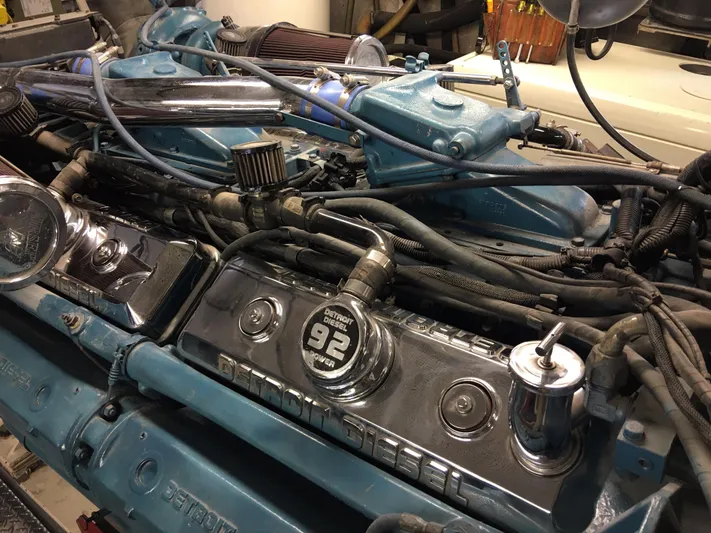 Sovereign Lady Yacht Photos Pics 16V92s, only 1100 hours!