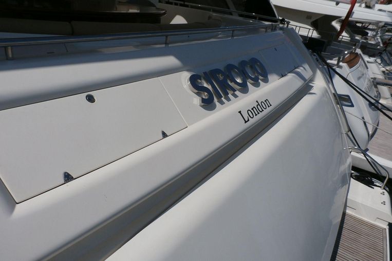 1999-94-6-ferretti-yachts-custom-line-94