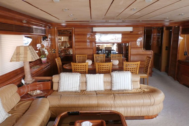 1999-94-6-ferretti-yachts-custom-line-94