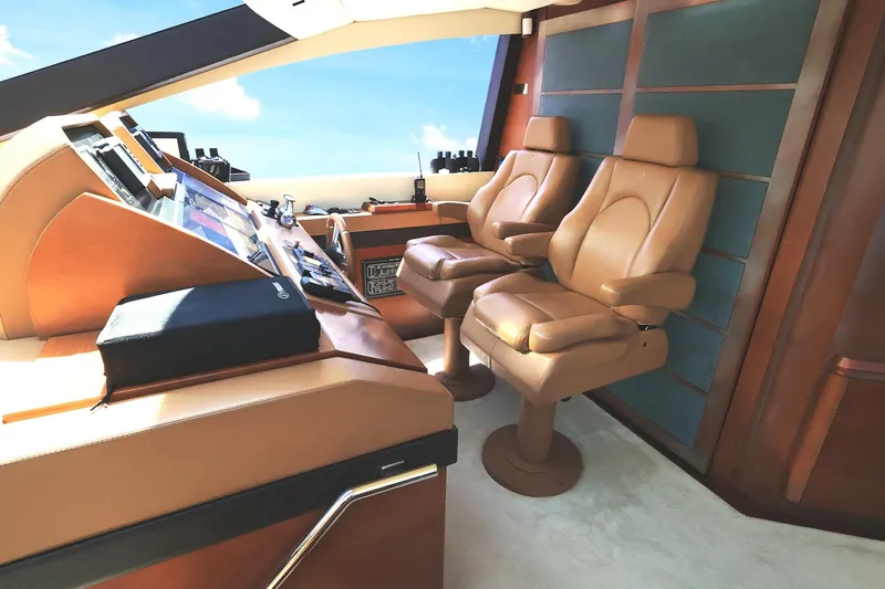 Sea Hack Yacht Photos Pics Pilothouse helm chairs