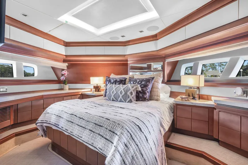 Sea Hack Yacht Photos Pics VIP stateroom