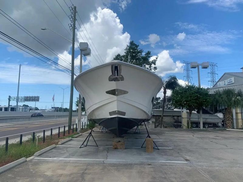 2020 Boston Whaler 420 Outrage