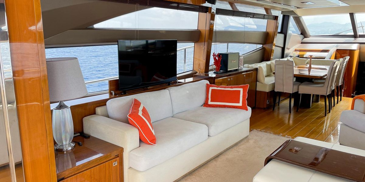 2012 Princess 73 
