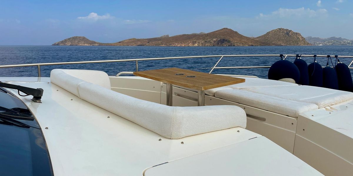 2012 Princess 73 
