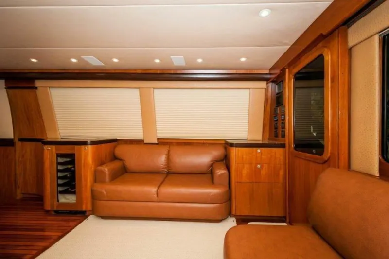 Perra Mala Yacht Photos Pics 2010 Spencer 57 Convertible- Perra Mala- Salon