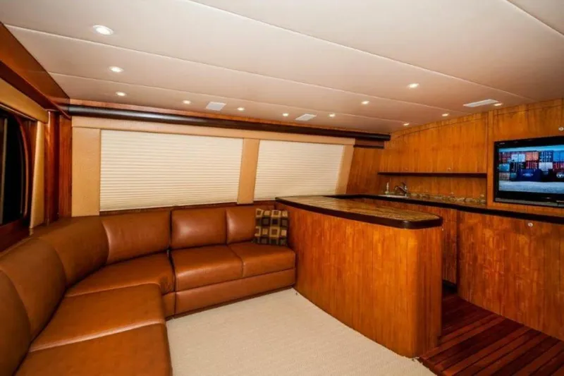 Perra Mala Yacht Photos Pics 2010 Spencer 57 Convertible- Perra Mala- Salon