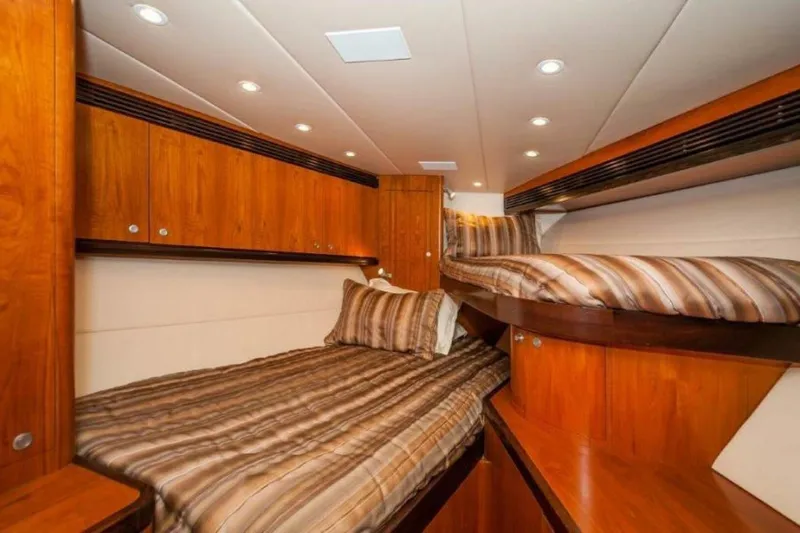 Perra Mala Yacht Photos Pics 2010 Spencer 57 Convertible- Perra Mala- Guest Stateroom