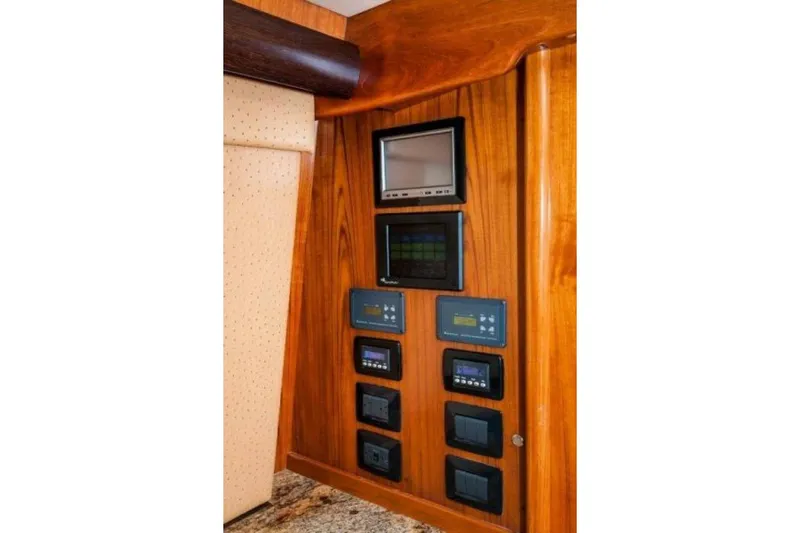 Perra Mala Yacht Photos Pics 2010 Spencer 57 Convertible- Perra Mala- Breakers