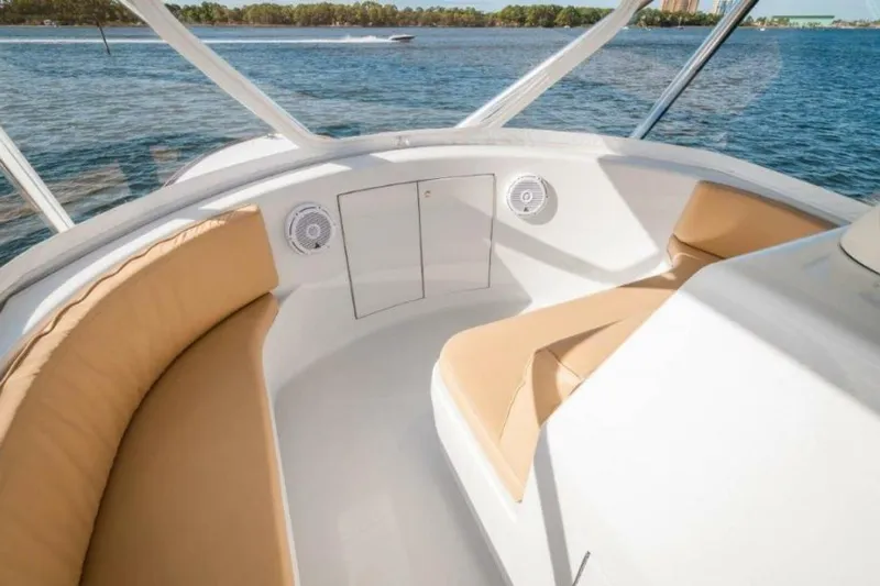 Perra Mala Yacht Photos Pics 2010 Spencer 57 Convertible- Perra Mala- Helm