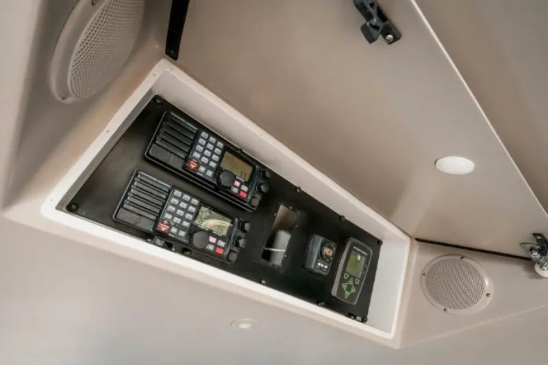 Perra Mala Yacht Photos Pics 2010 Spencer 57 Convertible- Perra Mala- Helm