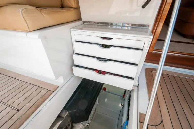 Perra Mala Yacht Photos Pics 2010 Spencer 57 Convertible- Perra Mala- Cockpit