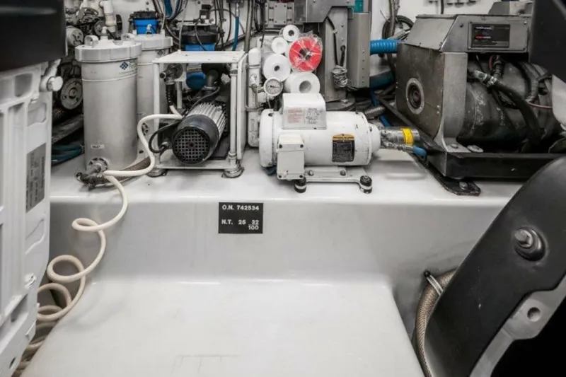 Perra Mala Yacht Photos Pics 2010 Spencer 57 Convertible- Perra Mala- Engine Room