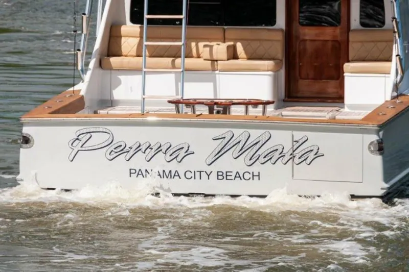 Perra Mala Yacht Photos Pics 2010 Spencer 57 Convertible- Perra Mala- Transom