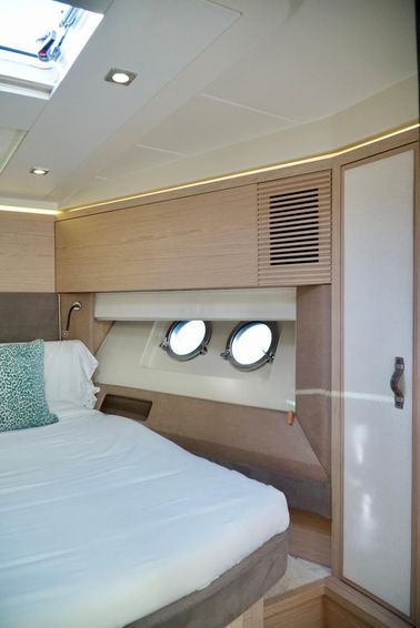 2016-50-monte-carlo-mc5-flybridge