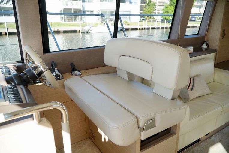 2016-50-monte-carlo-mc5-flybridge