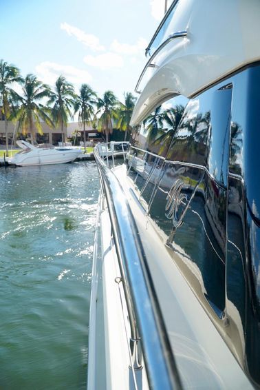 2016-50-monte-carlo-mc5-flybridge