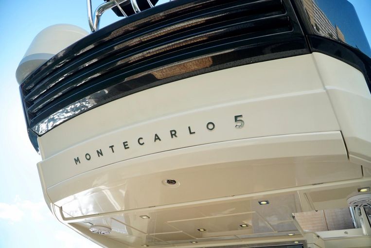 2016-50-monte-carlo-mc5-flybridge