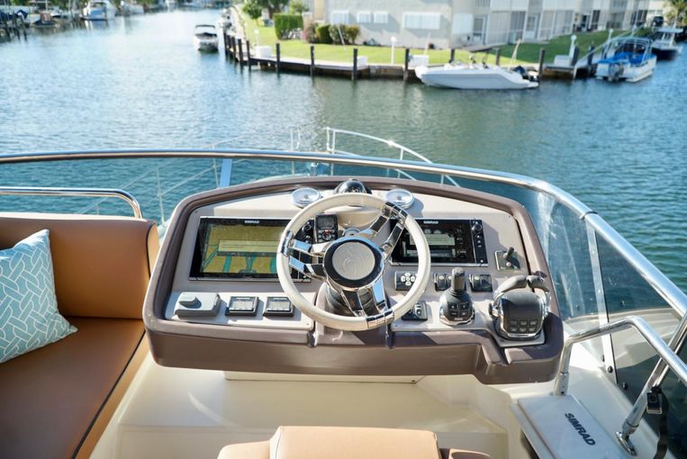 2016-50-monte-carlo-mc5-flybridge