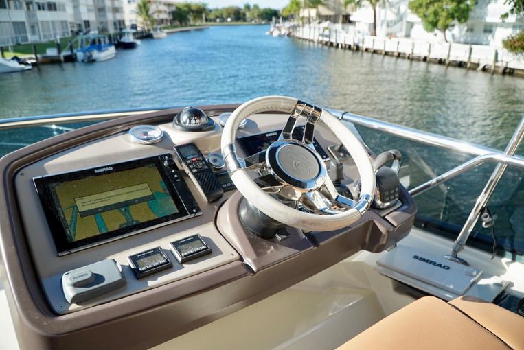 2016-50-monte-carlo-mc5-flybridge