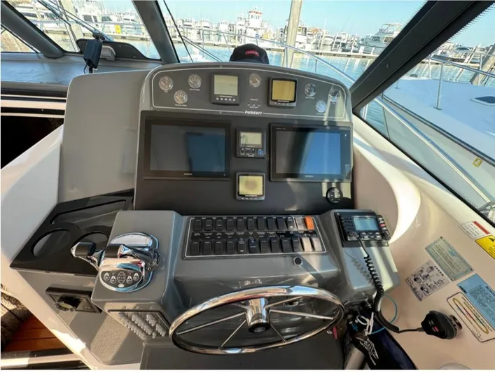 On The Job 2 Yacht Photos Pics 