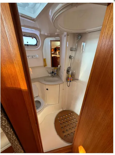 On The Job 2 Yacht Photos Pics 