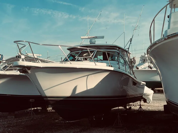 On The Job 2 Yacht Photos Pics 