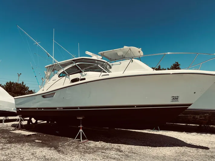 On The Job 2 Yacht Photos Pics 