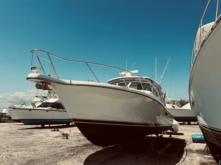 On The Job 2 Yacht Photos Pics 