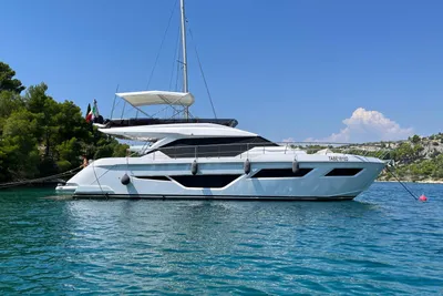 Ferretti Yachts 580