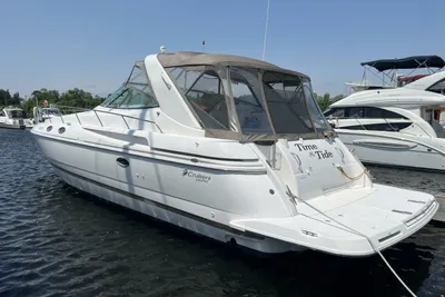 Cruisers Yachts 3870 Esprit