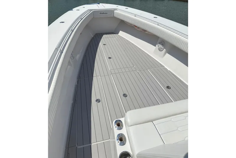 Huntress Yacht Photos Pics 2007 SeaHunter 40 boat deck with sleek, modern design and spacious layout.
