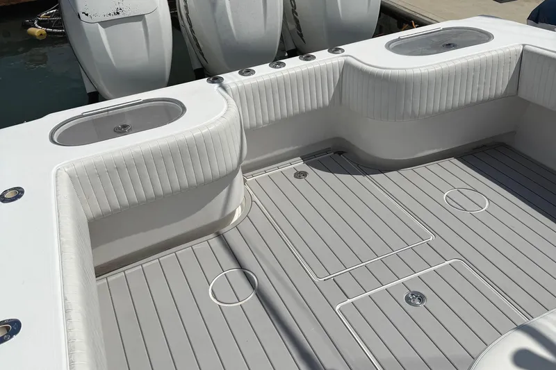 Huntress Yacht Photos Pics 2007 SeaHunter 40 boat deck with seating and storage compartments.