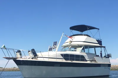 Chris-Craft 410 Motor Yacht