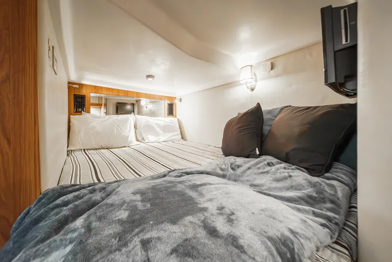 Schatzi Yacht Photos Pics 