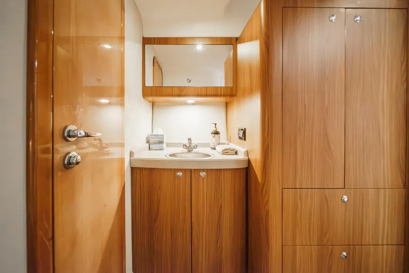 Schatzi Yacht Photos Pics 