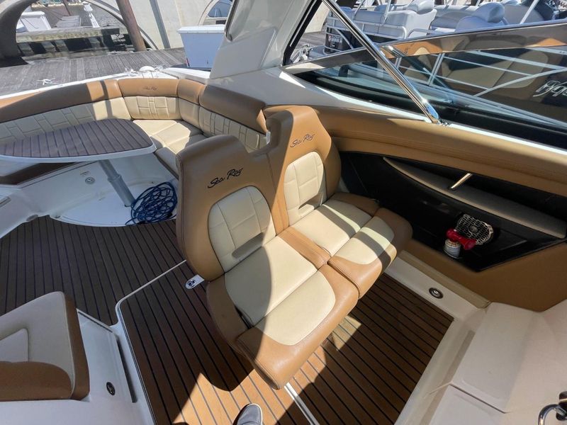 2015 Sea Ray 350 SLX