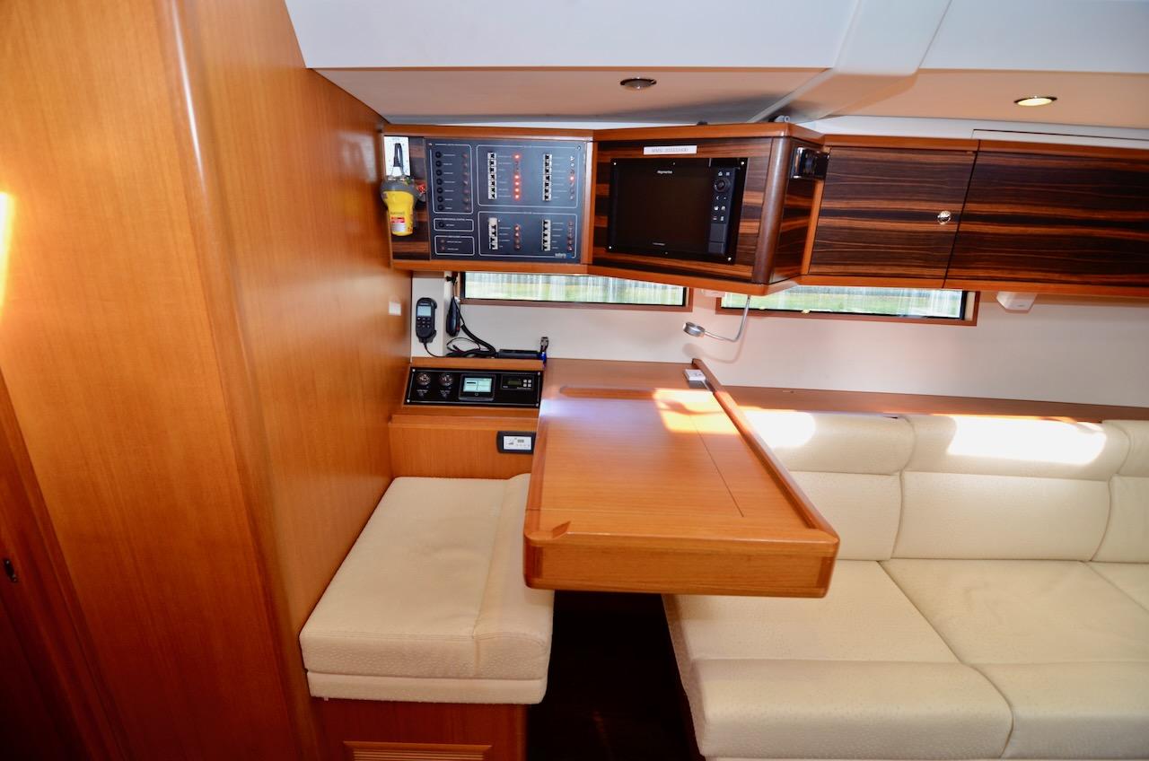2010 Solaris 60 Cruiser for sale - YachtWorld