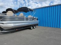 2022 Sun Tracker Party Barge 24 DLX