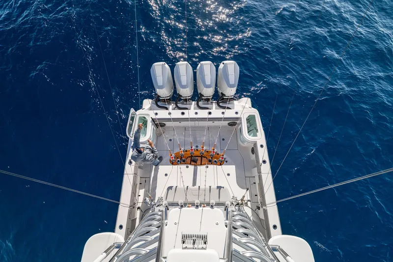  Yacht Photos Pics 2026 SeaVee 420Z boat with four engines on open ocean, aerial view.