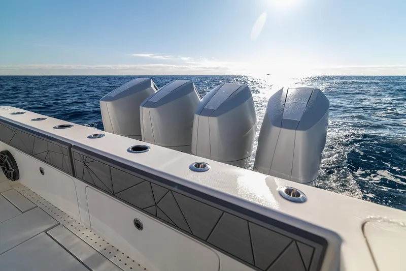  Yacht Photos Pics 2026 SeaVee 420Z boat with four powerful engines cruising on open sea.