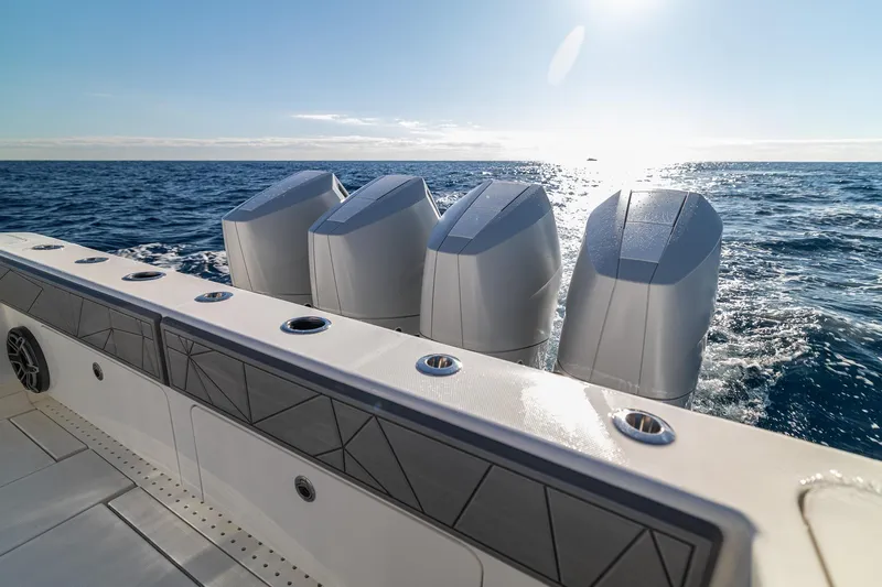  Yacht Photos Pics 2026 SeaVee 420Z boat with four powerful engines cruising on open sea.