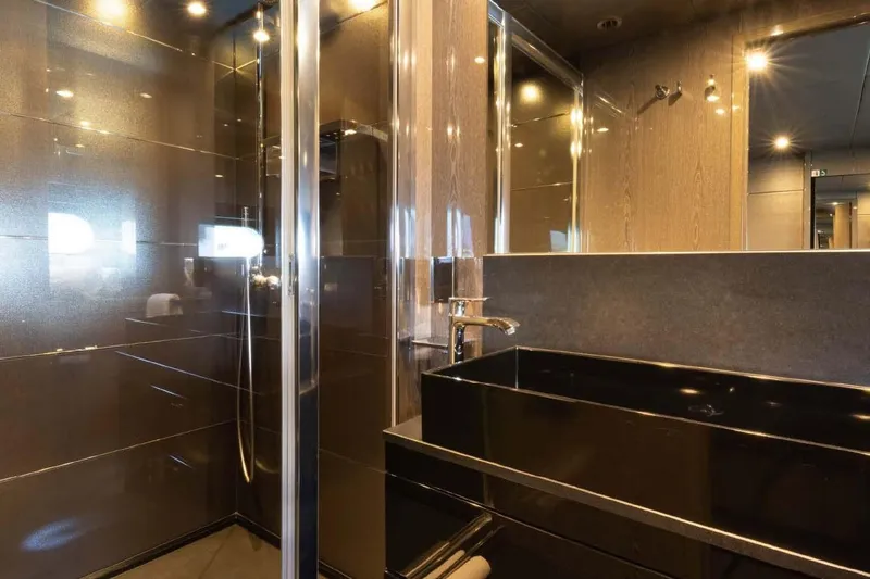  Yacht Photos Pics Luxurious bathroom on Sunseeker 28 Metre Yacht, 2013 model.