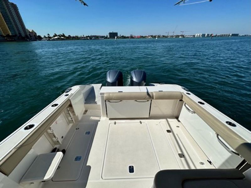 2016 Pursuit DC 325 Dual Console